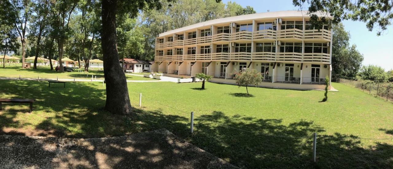 Htp Velika Plaza Ulcinj Hotel Eksteriør billede